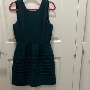 Elegant Sleeveless Forest Green Dress